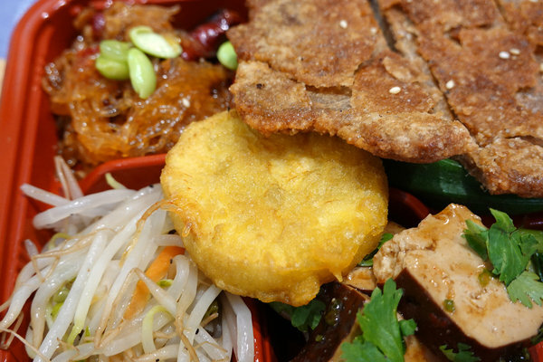 中壢、平鎮、青埔、內壢工業區素食便當外送-一抹微笑法生菩提蔬食盒子 (15).jpg