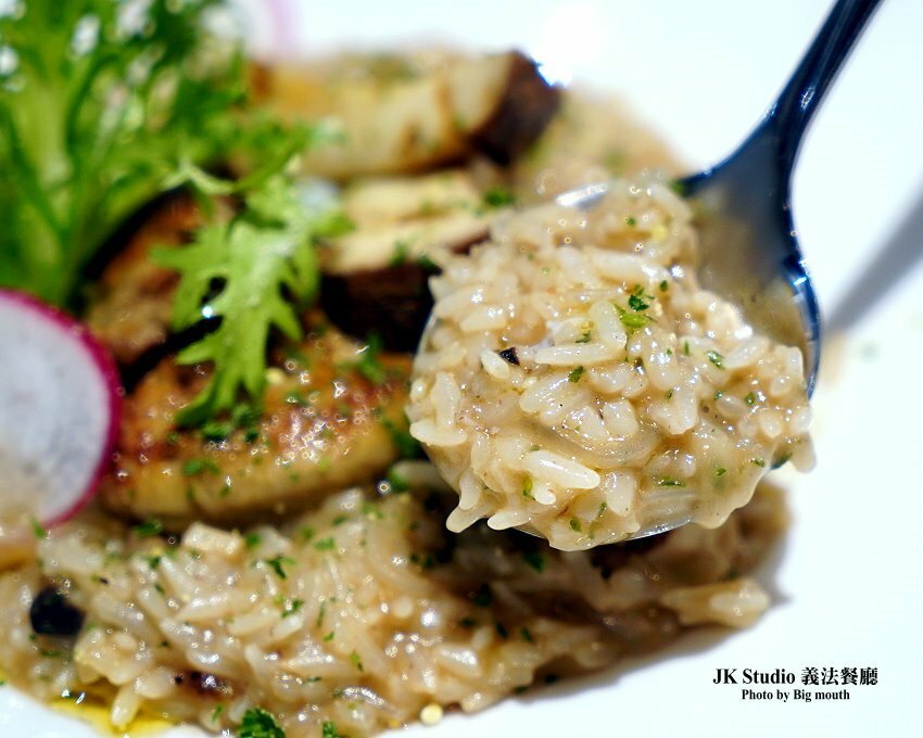 【桃園華泰名品城美食】JK Studio 義法餐廳．情侶約會、家庭聚餐新選擇!