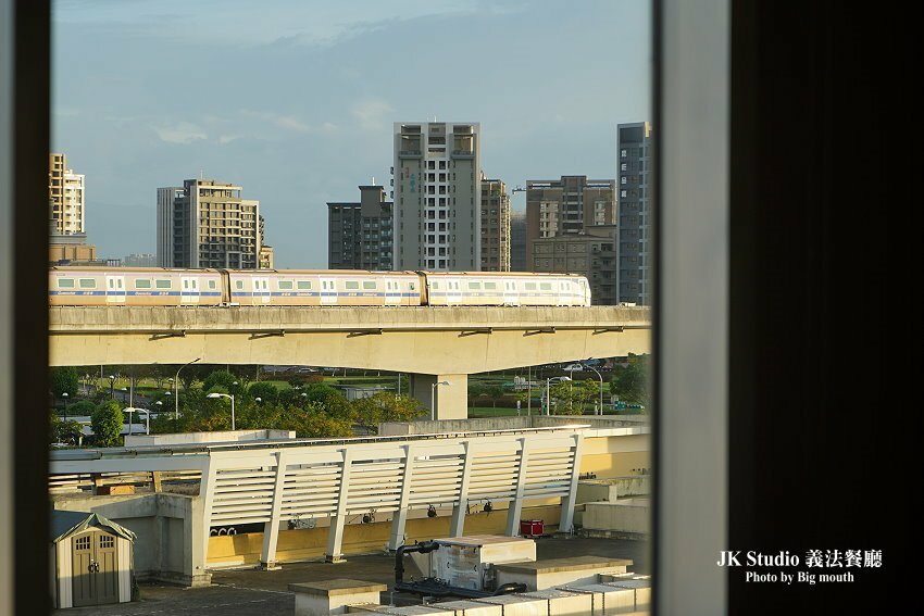 【桃園華泰名品城美食】JK Studio 義法餐廳．情侶約會、家庭聚餐新選擇!