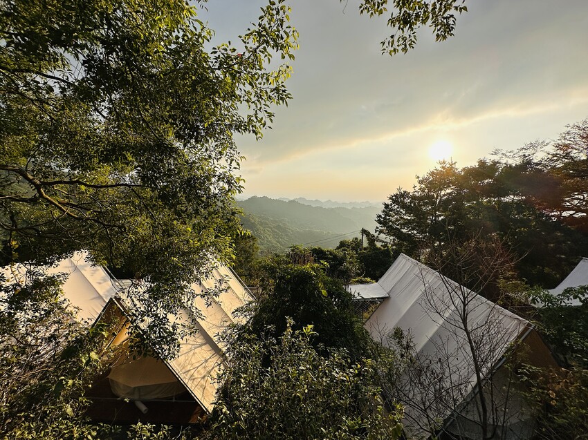 【蟬說：山中靜靜】台中酒桶山豪華秋冬露營，桂花弄帳篷區絕美景