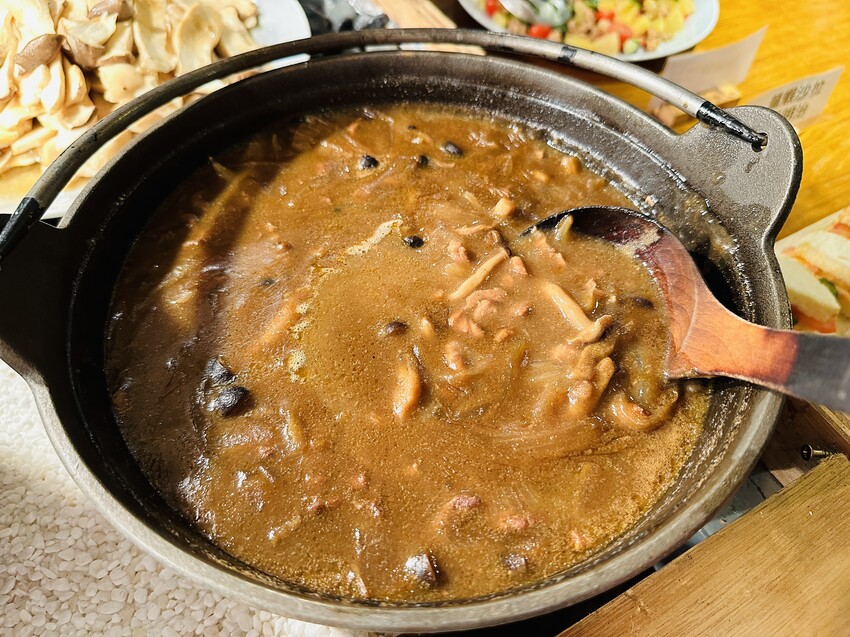 【蟬說：山中靜靜】台中酒桶山豪華秋冬露營，桂花弄帳篷區絕美景