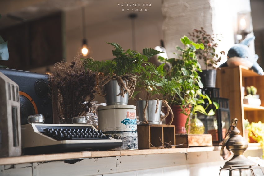 森林系咖啡又一間值得收藏，來這用餐記憶卡要夠，室內室外都超好拍！