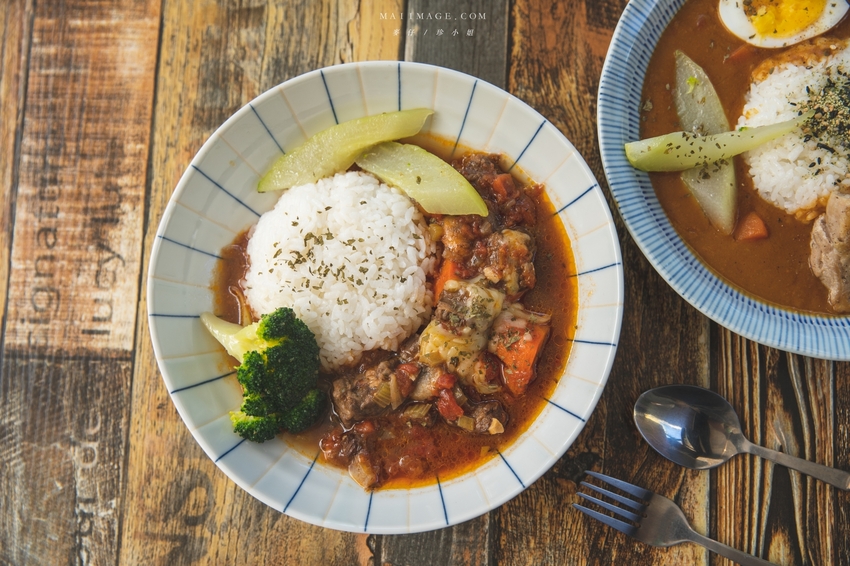 森林系咖啡又一間值得收藏，來這用餐記憶卡要夠，室內室外都超好拍！