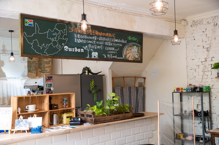 森林系咖啡又一間值得收藏，來這用餐記憶卡要夠，室內室外都超好拍！