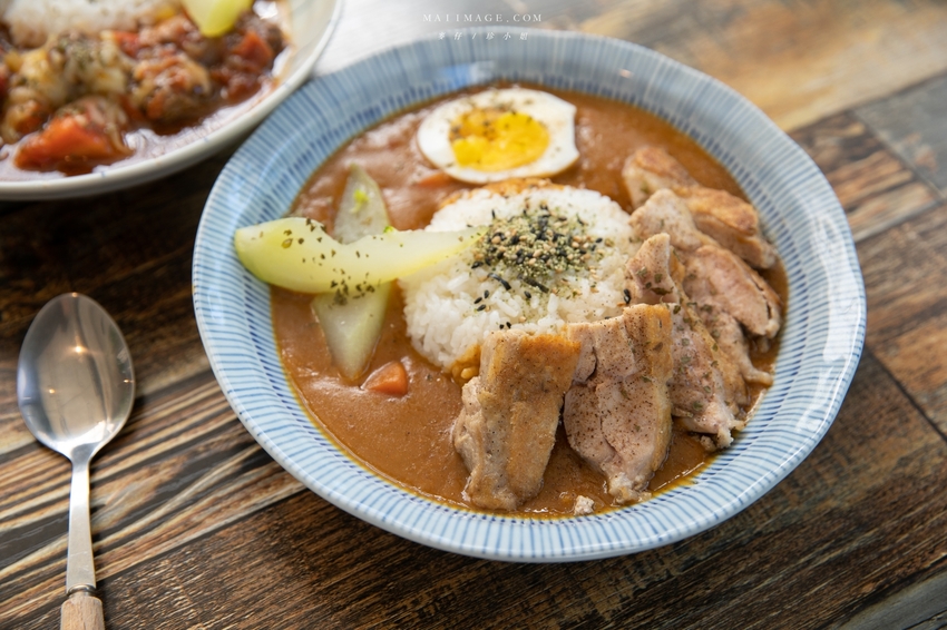 森林系咖啡又一間值得收藏，來這用餐記憶卡要夠，室內室外都超好拍！