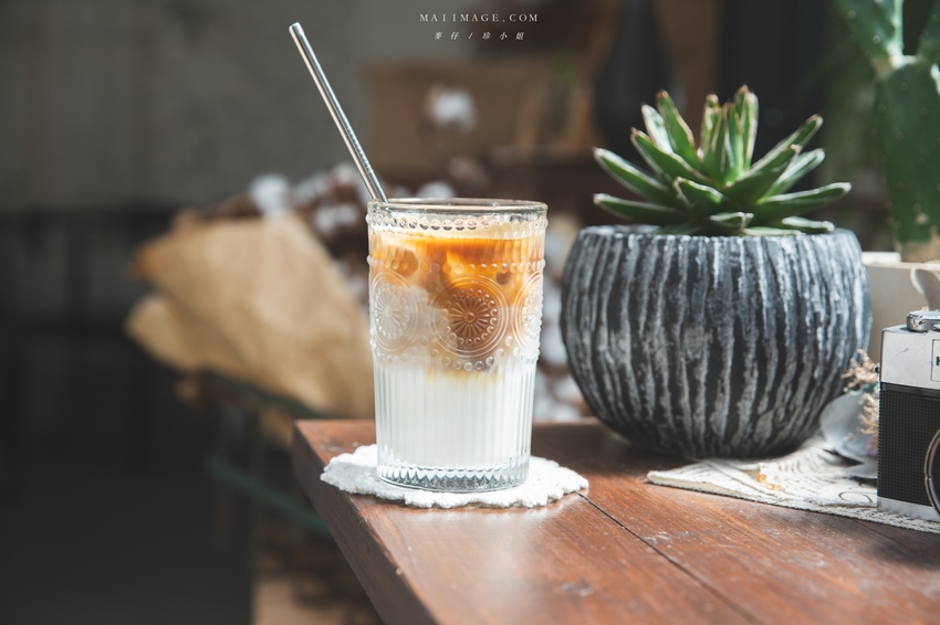 森林系咖啡又一間值得收藏，來這用餐記憶卡要夠，室內室外都超好拍！