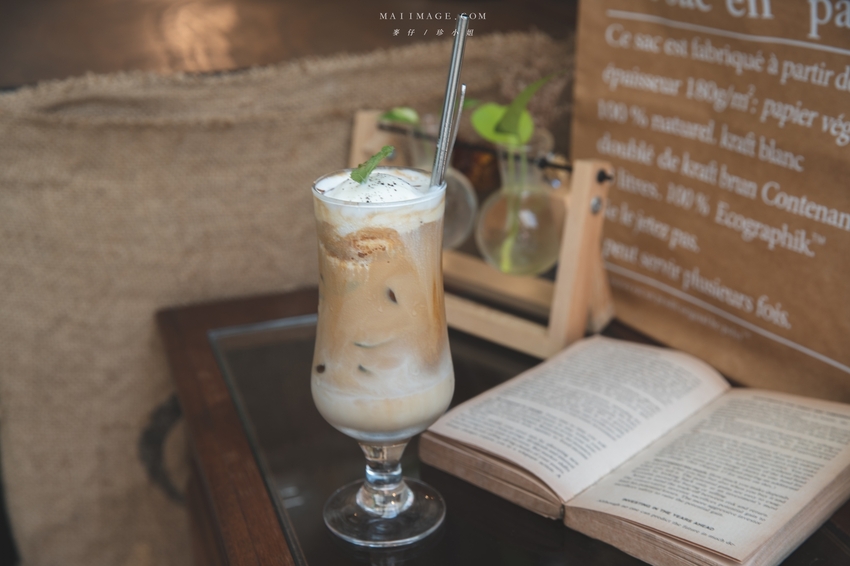 森林系咖啡又一間值得收藏，來這用餐記憶卡要夠，室內室外都超好拍！