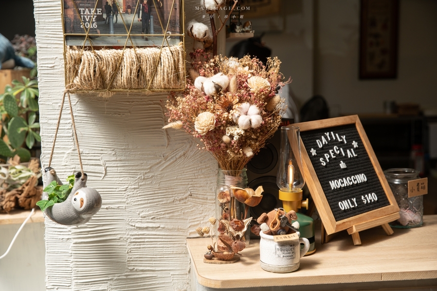 森林系咖啡又一間值得收藏，來這用餐記憶卡要夠，室內室外都超好拍！