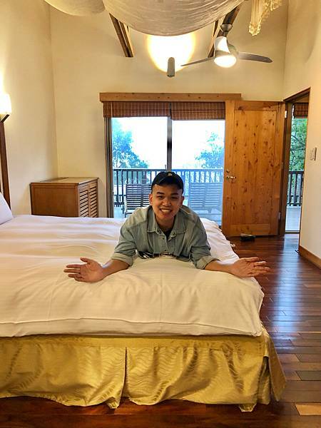 （南投小木屋）蟬說：鳳凰亭序～一泊二食霧屋餐廳美食吃到飽！鳳凰谷鳥園住宿推薦！週休二日來去山上住一晚