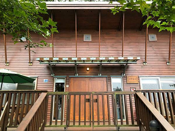 （南投小木屋）蟬說：鳳凰亭序～一泊二食霧屋餐廳美食吃到飽！鳳凰谷鳥園住宿推薦！週休二日來去山上住一晚