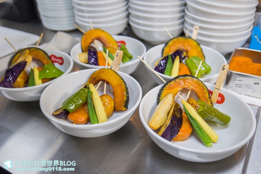 [台北美食]北海道湯咖哩Suage台灣二號店/3款湯底10種主菜290元起/含10種蔬菜還附沙拉和漬菜/獨家限定蝦湯咖哩