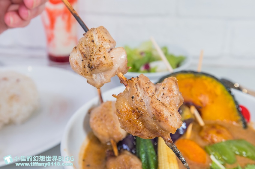 [台北美食]北海道湯咖哩Suage台灣二號店/3款湯底10種主菜290元起/含10種蔬菜還附沙拉和漬菜/獨家限定蝦湯咖哩