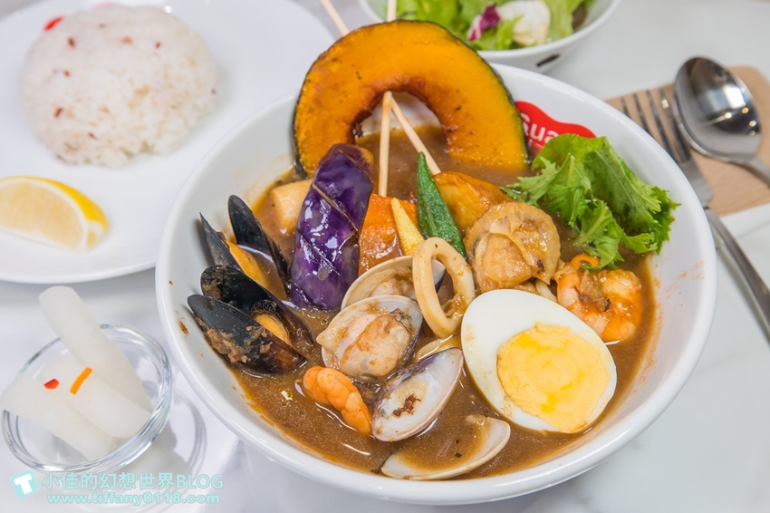 [台北美食]北海道湯咖哩Suage台灣二號店/3款湯底10種主菜290元起/含10種蔬菜還附沙拉和漬菜/獨家限定蝦湯咖哩
