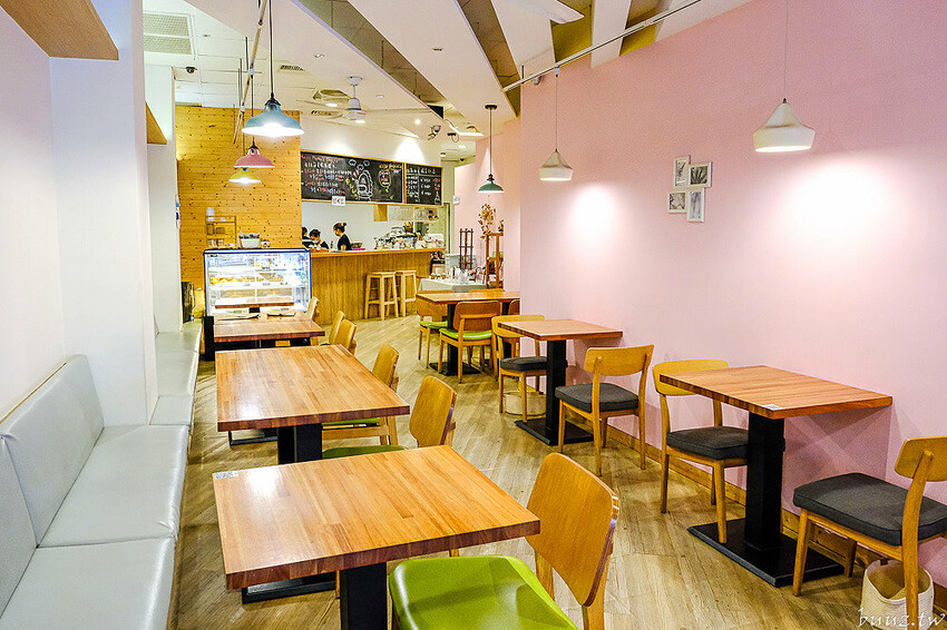 芒果布丁寶盒閃耀光芒，小鍋甜點咖啡芒果季，楊枝甘露甜品也變成裸蛋糕甜點！