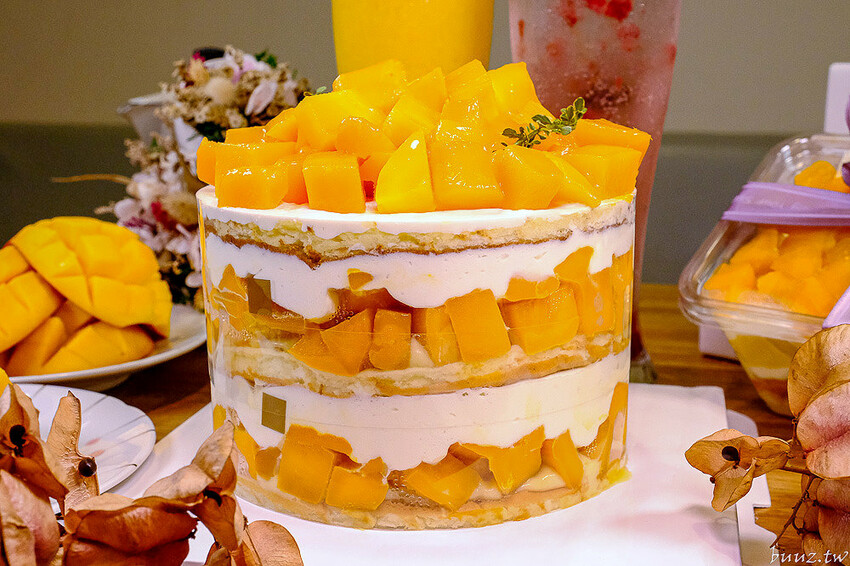 芒果布丁寶盒閃耀光芒，小鍋甜點咖啡芒果季，楊枝甘露甜品也變成裸蛋糕甜點！