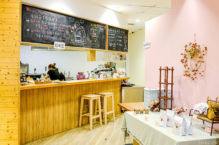 芒果布丁寶盒閃耀光芒，小鍋甜點咖啡芒果季，楊枝甘露甜品也變成裸蛋糕甜點！