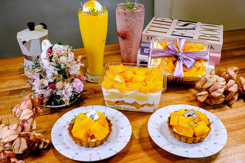 芒果布丁寶盒閃耀光芒，小鍋甜點咖啡芒果季，楊枝甘露甜品也變成裸蛋糕甜點！