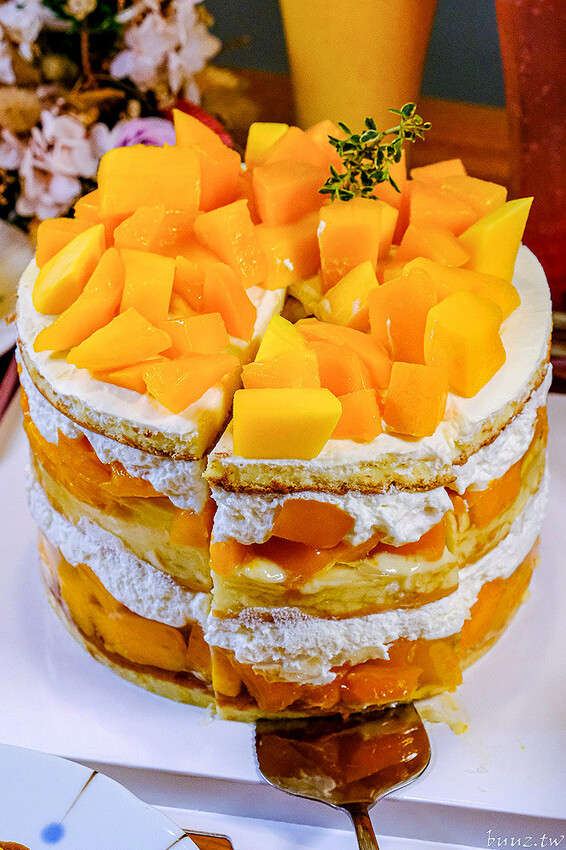 芒果布丁寶盒閃耀光芒，小鍋甜點咖啡芒果季，楊枝甘露甜品也變成裸蛋糕甜點！