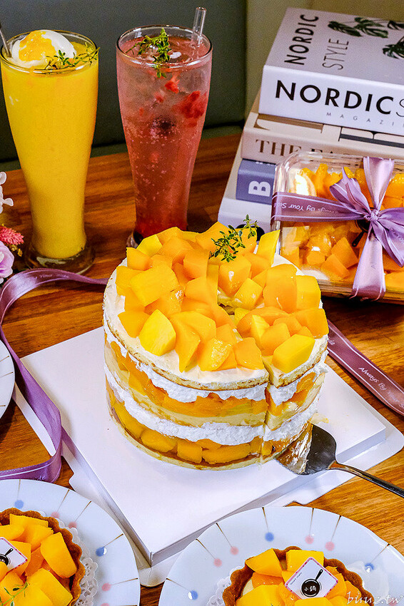 芒果布丁寶盒閃耀光芒，小鍋甜點咖啡芒果季，楊枝甘露甜品也變成裸蛋糕甜點！