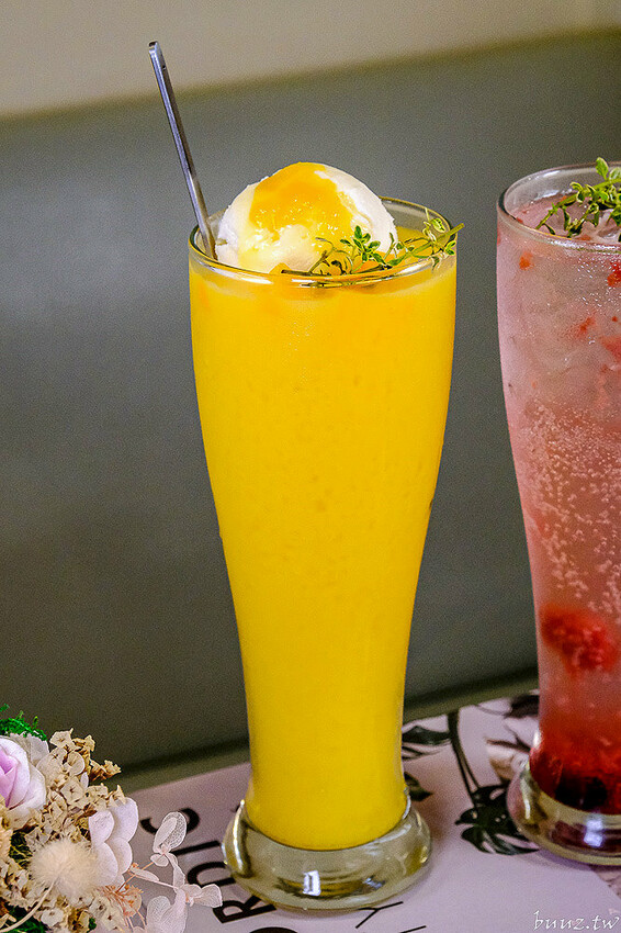 芒果布丁寶盒閃耀光芒，小鍋甜點咖啡芒果季，楊枝甘露甜品也變成裸蛋糕甜點！