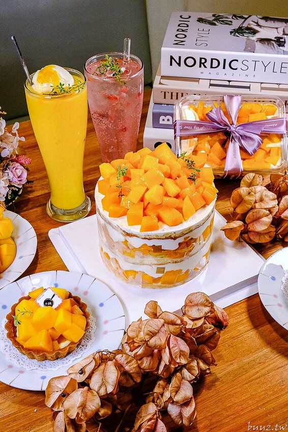 芒果布丁寶盒閃耀光芒，小鍋甜點咖啡芒果季，楊枝甘露甜品也變成裸蛋糕甜點！