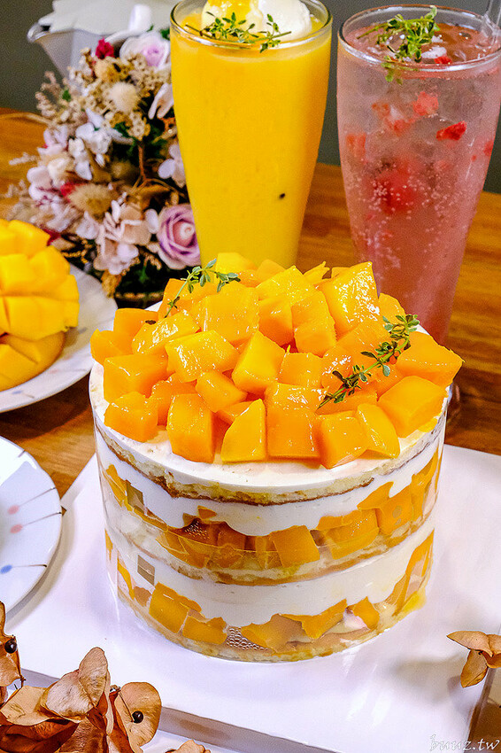 芒果布丁寶盒閃耀光芒，小鍋甜點咖啡芒果季，楊枝甘露甜品也變成裸蛋糕甜點！