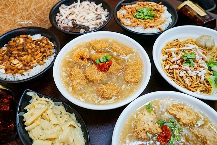 草莓控要暴動囉！夢幻草莓甜品這家非吃不可，浮誇三層整顆草莓蛋糕、草莓寶盒、絕對令人淪陷的戀愛滋味！