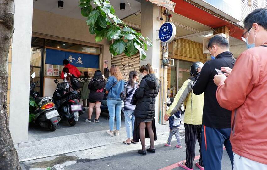 無名飲料店。台中超夯排隊人氣飲料店只賣阿嬤怕你餓,豐富嚼感配料滑嫩Q彈,一杯就飽晚來買不到! - 🍎 蘋果話日常🍎