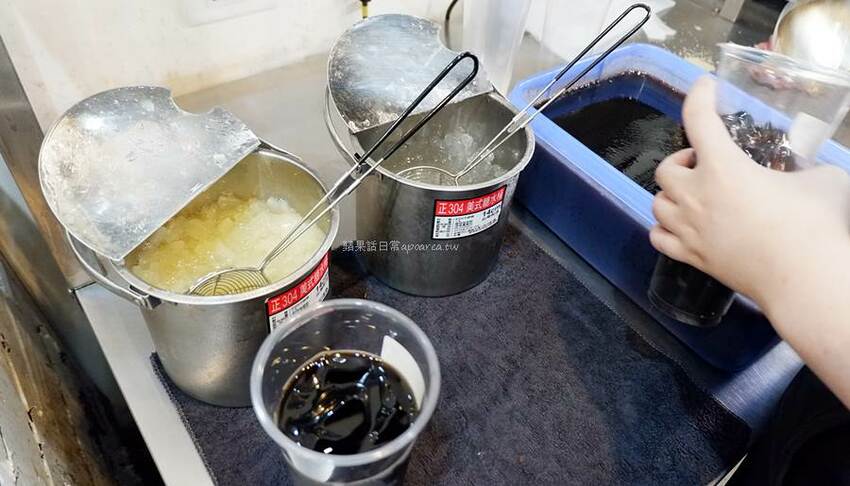 無名飲料店。台中超夯排隊人氣飲料店只賣阿嬤怕你餓,豐富嚼感配料滑嫩Q彈,一杯就飽晚來買不到! - 🍎 蘋果話日常🍎