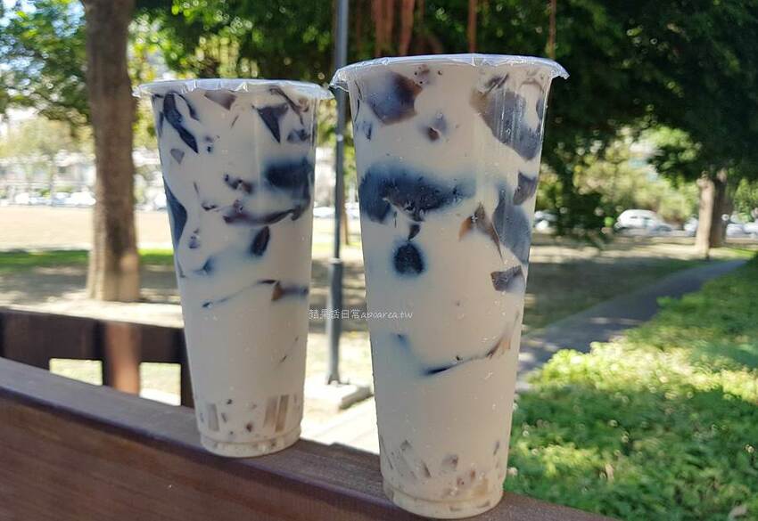 無名飲料店。台中超夯排隊人氣飲料店只賣阿嬤怕你餓,豐富嚼感配料滑嫩Q彈,一杯就飽晚來買不到! - 🍎 蘋果話日常🍎