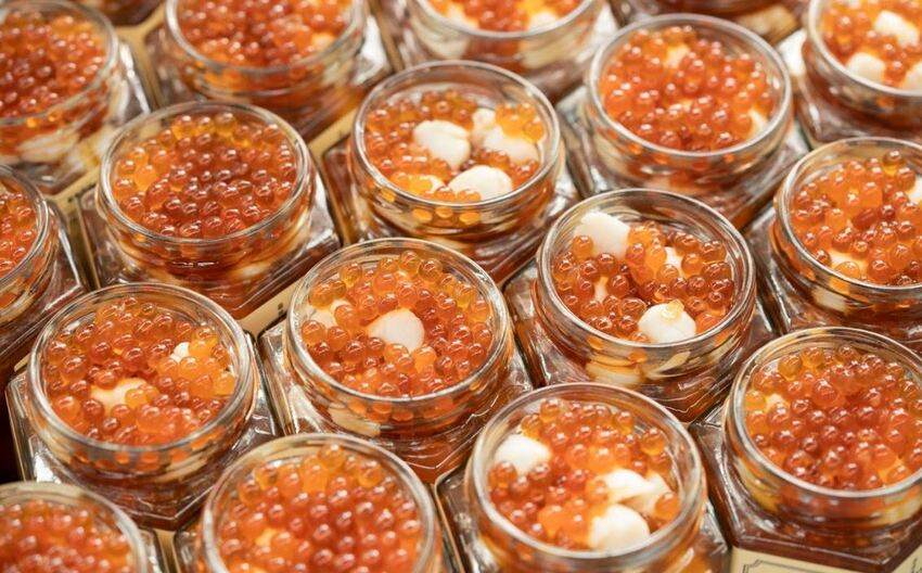 全台首間鮭貝醬實體店在這裡！獨家推出幽靈保冷袋，一次買三罐最划算～