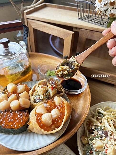 你今年吃土了嗎？2022全新人氣必買伴手禮，全台少見皮蛋＋飛魚卵＋干貝，鹹香開胃辣香誘人一吃就上癮！！中秋送禮自用兩相宜！