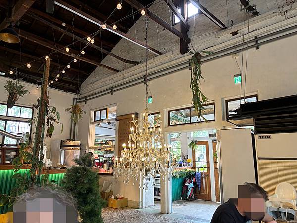 《嘉義❤️東區》廢溫室Greenhouse café，真的是