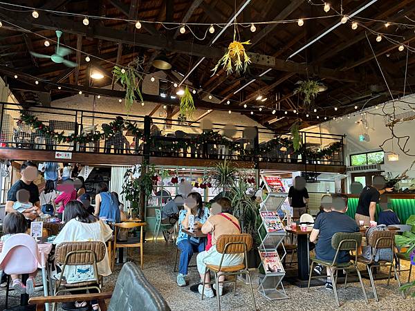 《嘉義❤️東區》廢溫室Greenhouse café，真的是