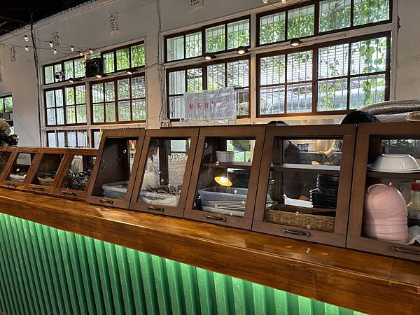 《嘉義❤️東區》廢溫室Greenhouse café，真的是