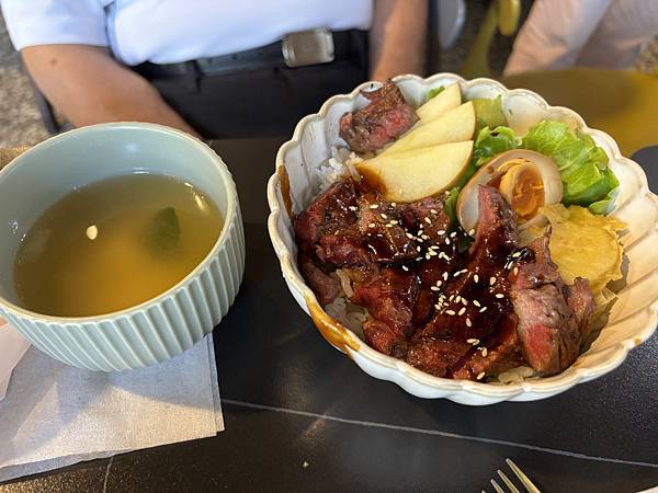 《嘉義❤️東區》廢溫室Greenhouse café，真的是