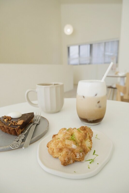 SNOW_20220809_183601_340