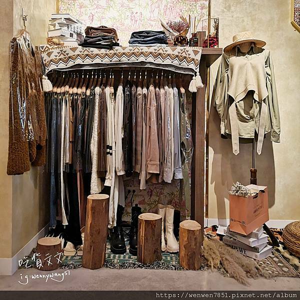 21-10-28-10-24-46-150_deco.jpg 21-10-28-10-24-46-150_deco.jpg