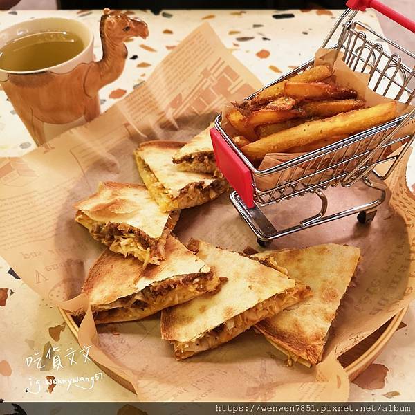 21-10-28-10-39-15-486_deco.jpg 21-10-28-10-39-15-486_deco.jpg