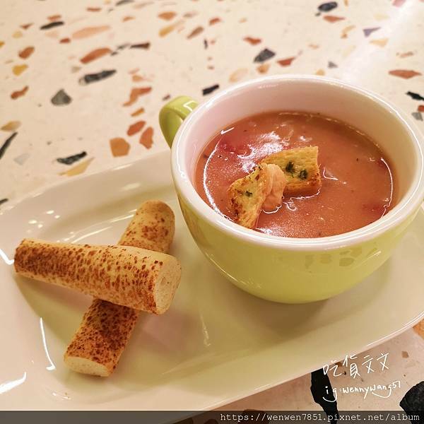 21-10-28-10-38-30-790_deco.jpg 21-10-28-10-38-30-790_deco.jpg