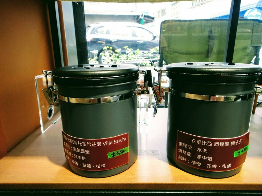 【美食】「來福咖啡 laifu coffee」新莊甜點咖啡廳推薦，輔大美食推薦、寵物友善餐廳 附菜單