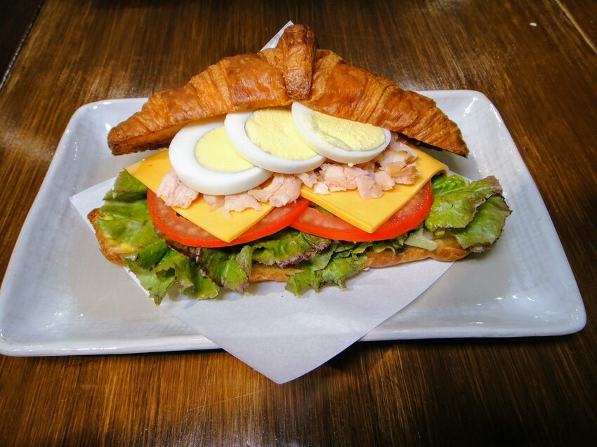 【美食】「來福咖啡 laifu coffee」新莊甜點咖啡廳推薦，輔大美食推薦、寵物友善餐廳 附菜單