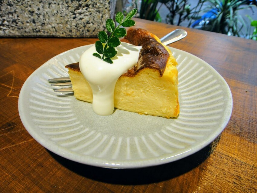 【美食】「來福咖啡 laifu coffee」新莊甜點咖啡廳推薦，輔大美食推薦、寵物友善餐廳 附菜單