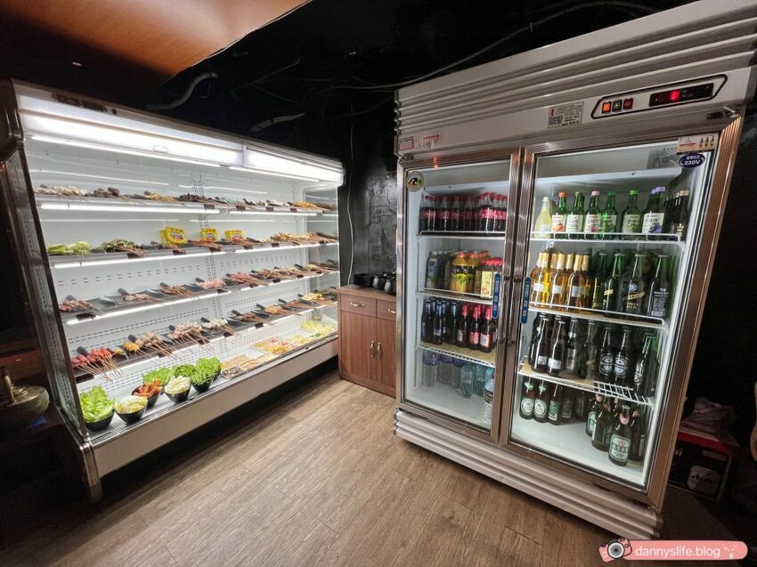 道地四川麻辣串串,在台灣也吃得到!想吃什麼自己拿,每串只要15元~麻而不辣,越吃越涮嘴~丹尼的吃喝玩樂 dannyslife.blog