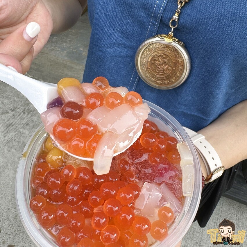 新竹市東區今夏最夯最超大Size棉花糖冰沙杯！ 會牽絲的麻薯芋泥冰沙！ 小朋友最愛爆爆珠冰沙系列！ (新竹四川冰粉.菜單營業時間地址電話) - 跟著踢小米吃喝玩樂趣