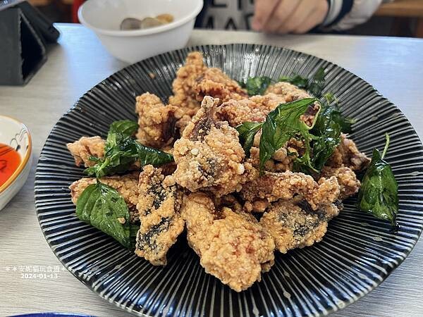 新北市貢寮區【新北。貢寮】馬崗漁港吃龍蝦|極東郵筒&極東咖啡館.嗨九蒸鮮小吃