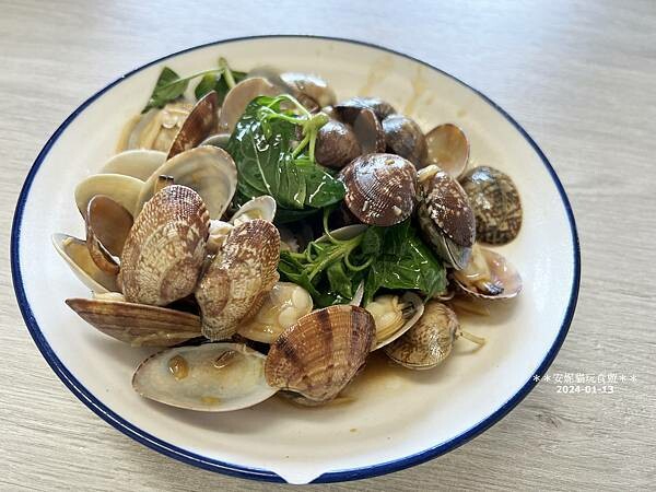 新北市貢寮區【新北。貢寮】馬崗漁港吃龍蝦|極東郵筒&極東咖啡館.嗨九蒸鮮小吃