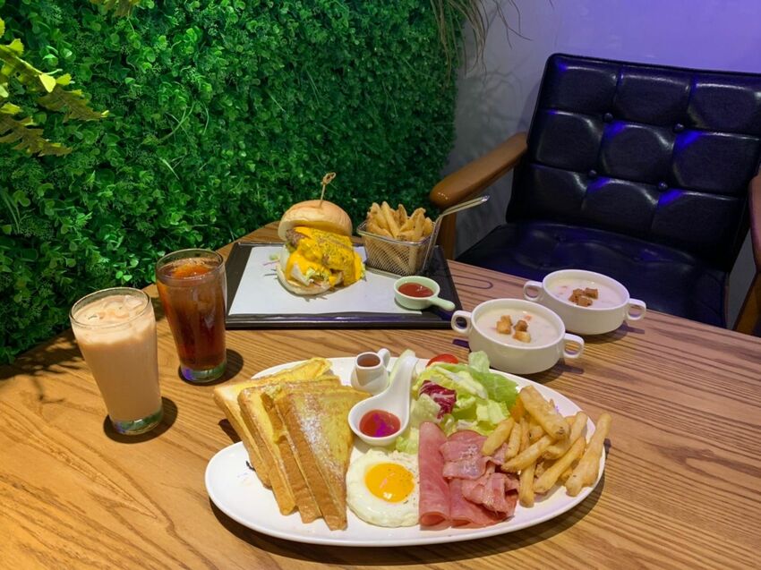 民權西路早午餐｜圈子 Brunch.Coffee 美式早午餐廳 超大份量好滿足 草莓舒芙蕾好Q嫩