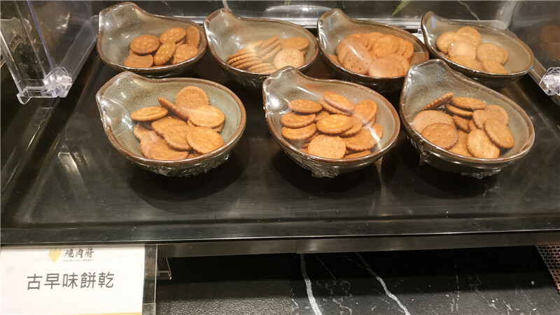 美食｜高雄夢時代【燒肉將Yakiniku Plus】當科技碰撞美食 ，高科技燒肉吃到飽火烤兩吃， 讓你眼睛為之一亮