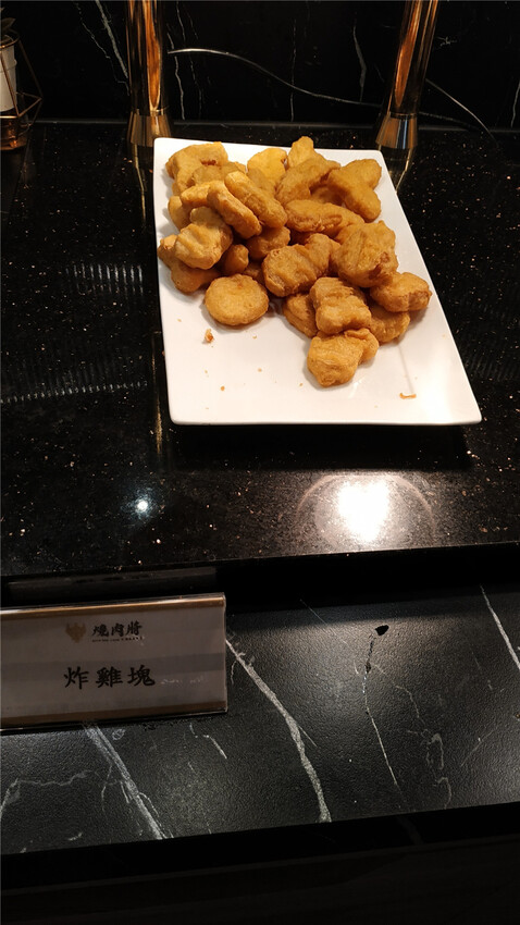 美食｜高雄夢時代【燒肉將Yakiniku Plus】當科技碰撞美食 ，高科技燒肉吃到飽火烤兩吃， 讓你眼睛為之一亮